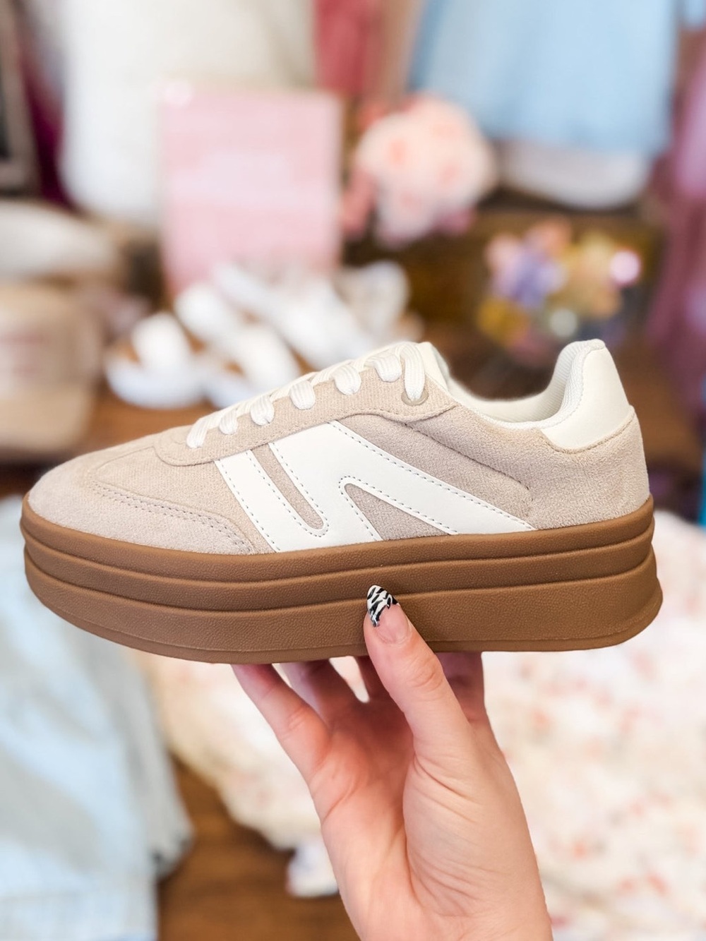 La Sheelah Beige/White Platform Sneakers